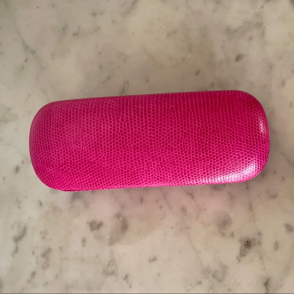 LILLY PULITZER Fuchsia Embossed Hard Eyeglass Clamshell Case